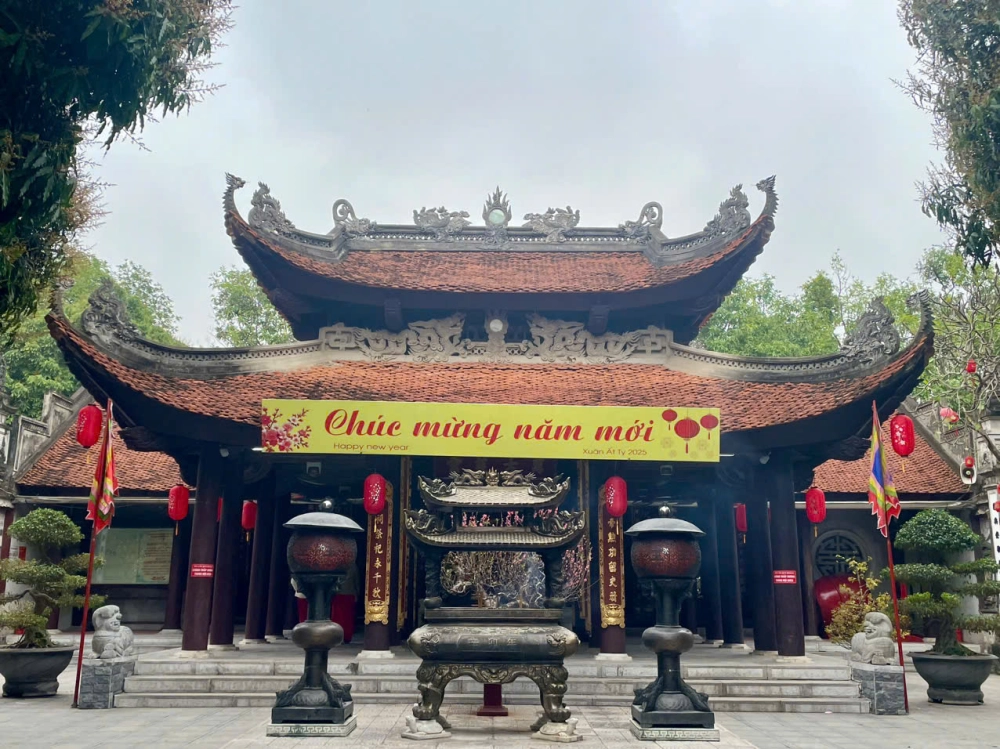 Ai từng kể lại chuyến đi tham quan đền đô
