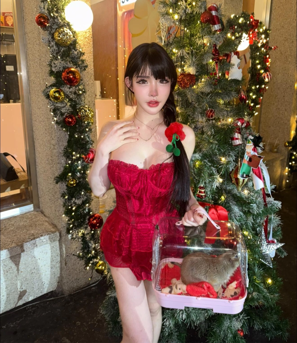 Ảnh gái sexy hở hang trang phục hở khoe thân nóng bỏng cuốn hút mạnh mẽ