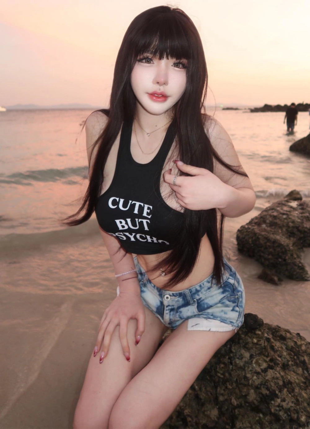 Ảnh gái sexy khoe hàng lộ hàng gợi tình thân hình nóng bỏng cuốn hút