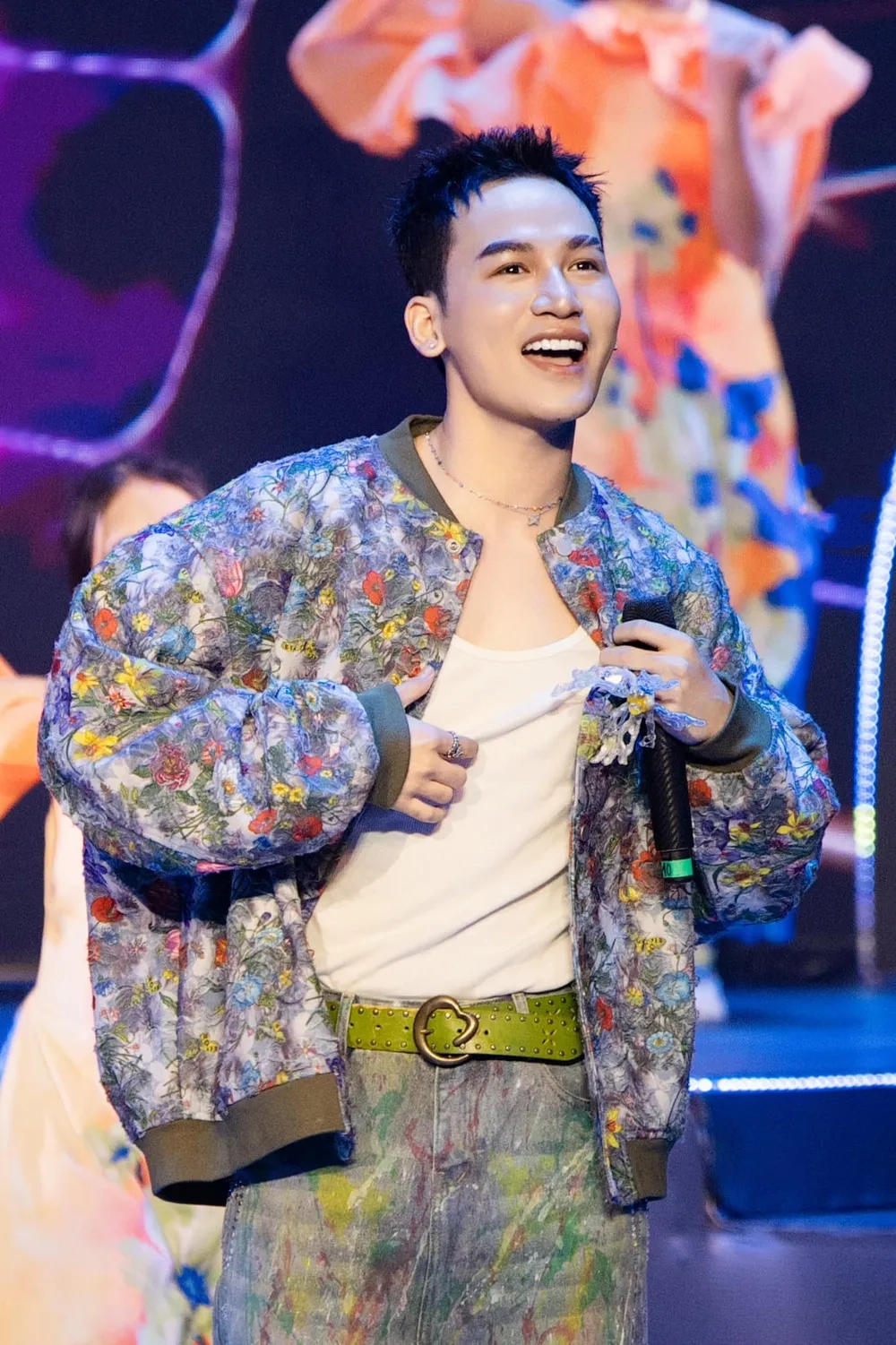 Bạn đã biết Ali Hoàng Dương la ai chưa