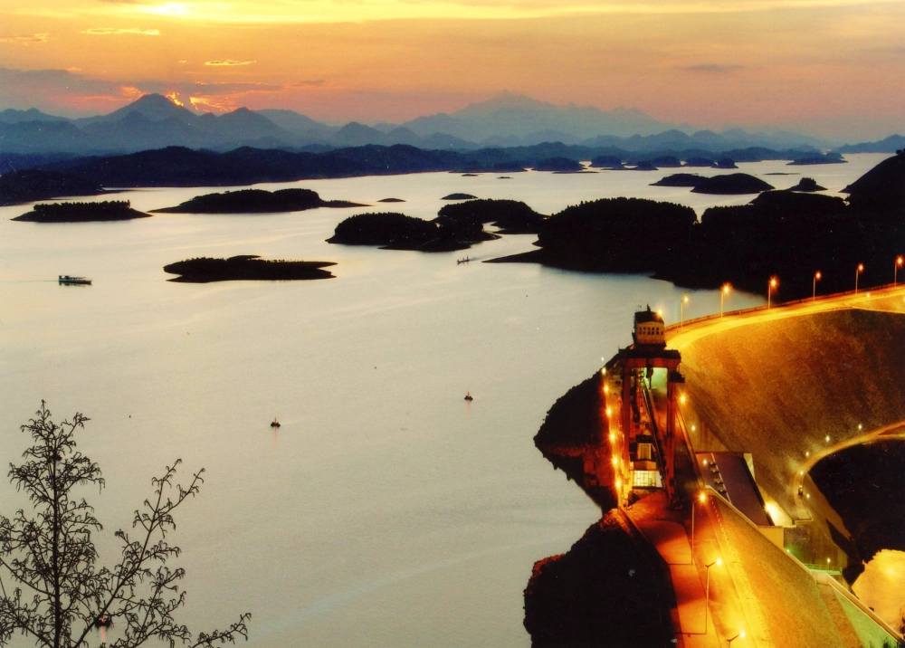 Bạn đã biết hồ thác bà nằm trên sông nào
