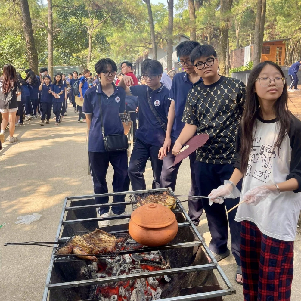 Bản Rõm có bể bơi không có bể bơi cho trẻ em vui chơi