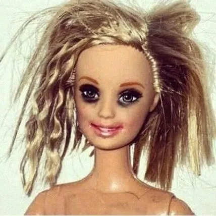 Barbie meme face nổi bật với gương mặt biểu cảm siêu hài
