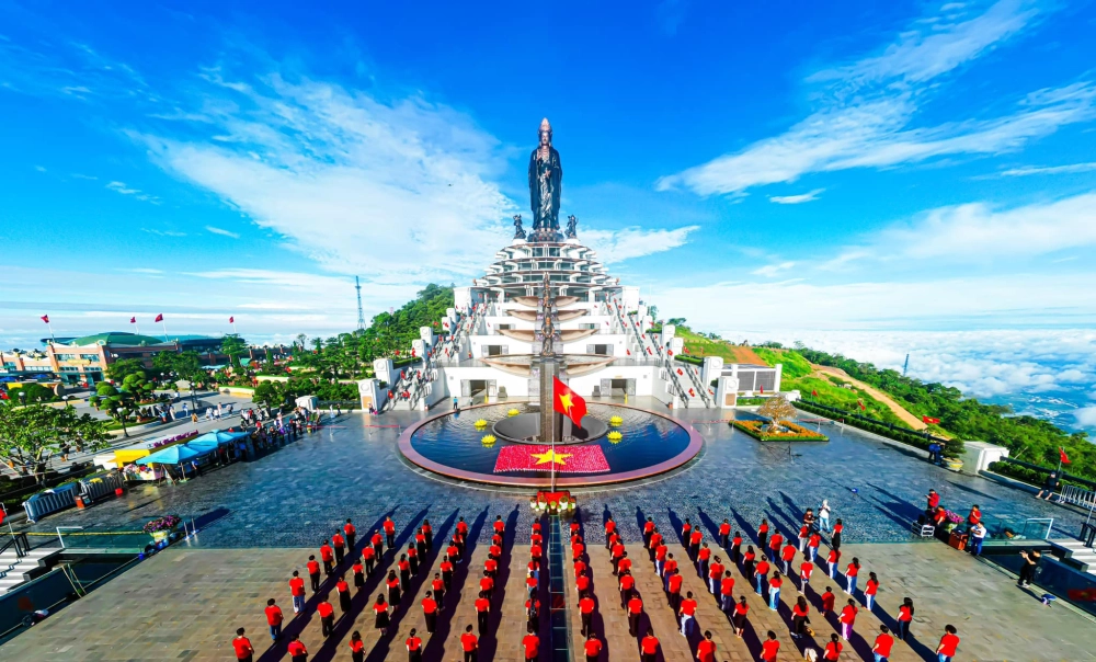 Bí ẩn xoay quanh hiện tượng núi bà đen kỳ thú
