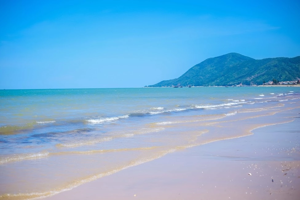 Biển Thiên Cầm cách Hà Nội bao nhiêu km và dễ dàng di chuyển