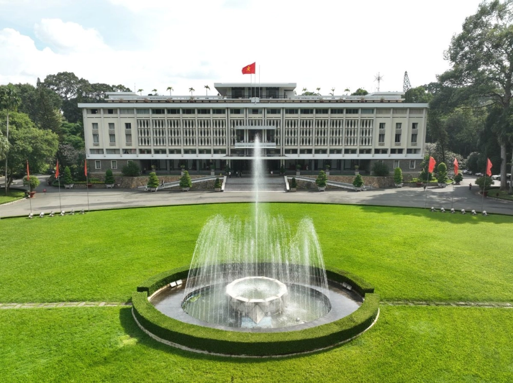 Biết thêm về ai là người cắm cờ trên nóc dinh độc lập lịch sử