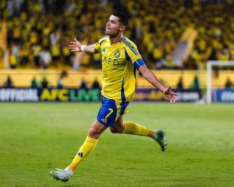 Bộ ảnh Cristiano Ronaldo huyền thoại sống làng túc cầu