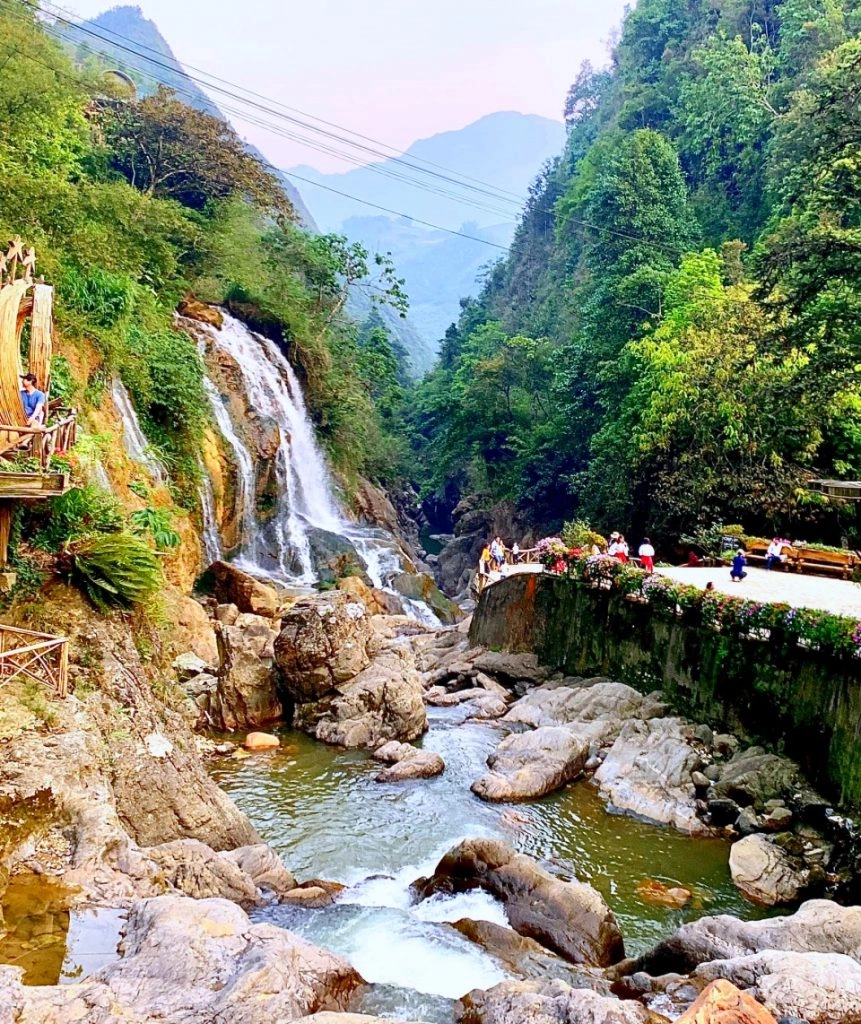 Cảm nhận vẻ đẹp tuyệt vời của giới thiệu về bản cát cátCảm nhận vẻ đẹp tuyệt vời của giới thiệu về bản cát cát