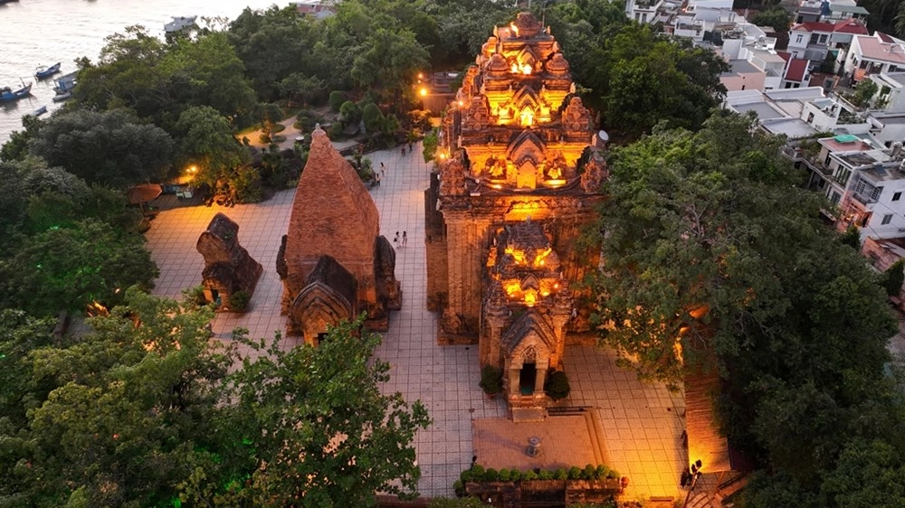 Chia sẻ hình ảnh tháp bà ponagar ấn tượng