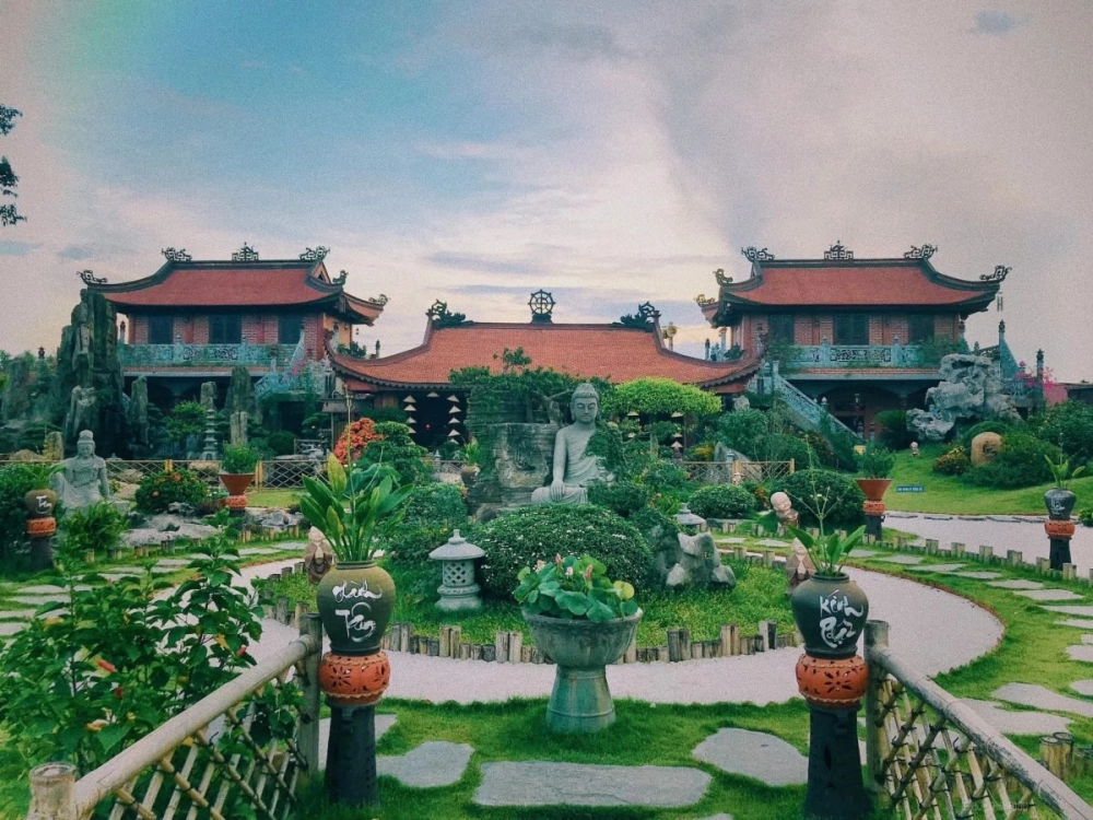 Chiêm ngưỡng hình ảnh của chùa Phật Quang yên bình
