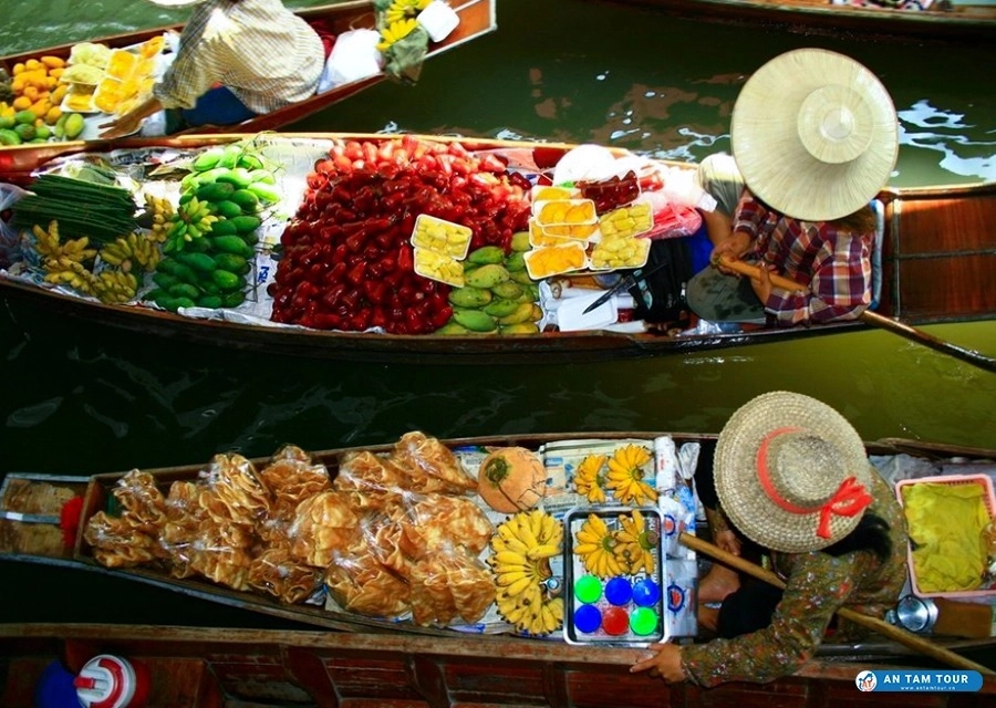 Chợ nổi Cà Mau truyền thống là di sản văn hóa đặc sắc.