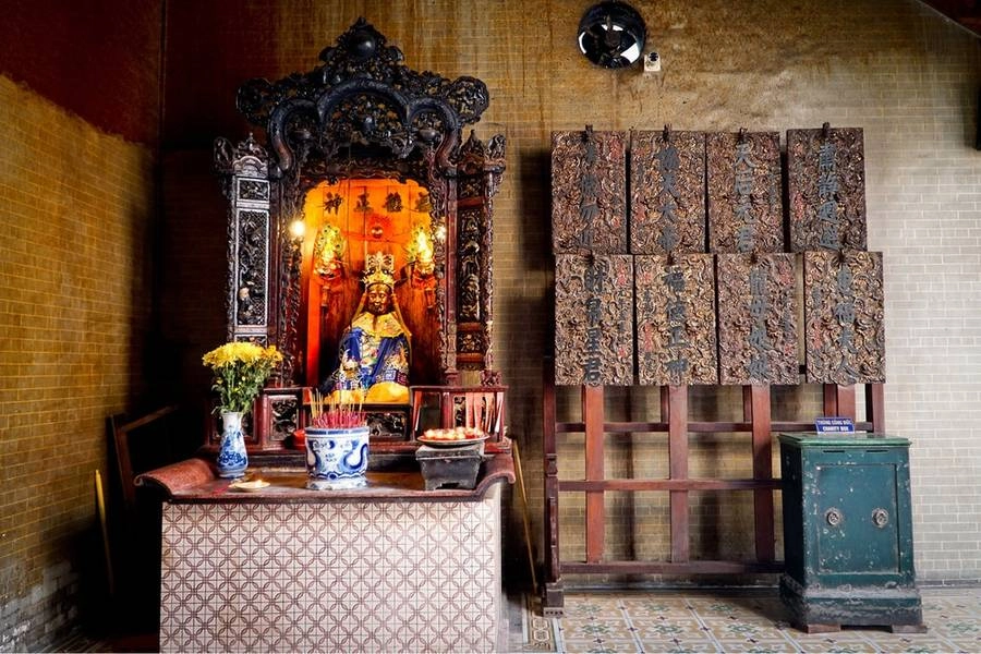Chùa Bà Thiên Hậu cầu gì, thường cầu bình an gia đạo và buôn bán