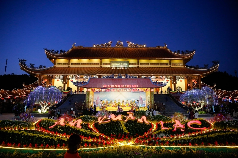 Chùa Ba Vàng là điểm đến tâm linh không thể bỏ qua khi đến Quảng Ninh