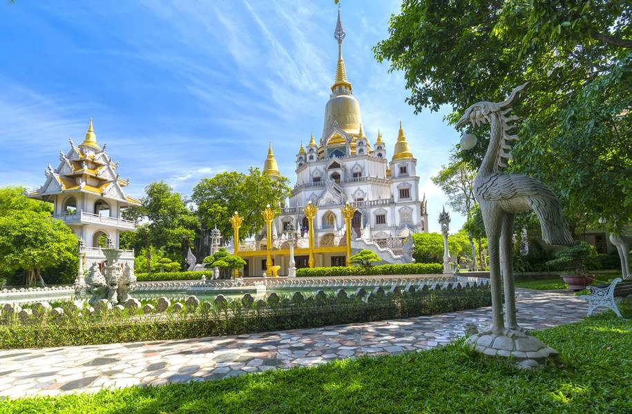 Chùa Bửu Long giờ mở cửa, từ 8h sáng đến 17h hàng ngày
