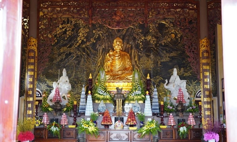Chùa Cái Bầu tỉnh Quảng Ninh, điểm đến linh thiêng yên bình