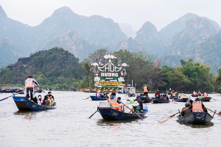 Chùa Hương ở đâu tọa lạc giữa núi rừng hữu tình miền BắcChùa Hương ở đâu tọa lạc giữa núi rừng hữu tình miền Bắc