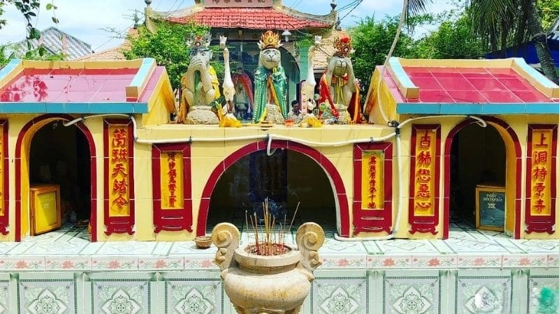 Chùa Lá Sen tỉnh Đồng Tháp, điểm du lịch tâm linh nổi bật