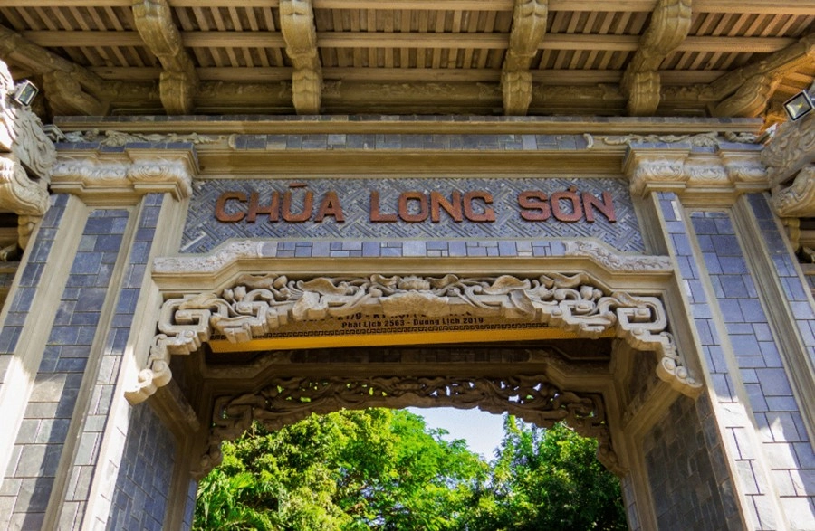 Chùa Long Sơn, ngôi chùa nổi tiếng bậc nhất Nha Trang
