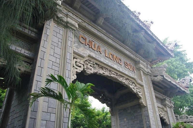 Chùa Long Sơn tự, nơi tu hành và chiêm bái thanh tịnh