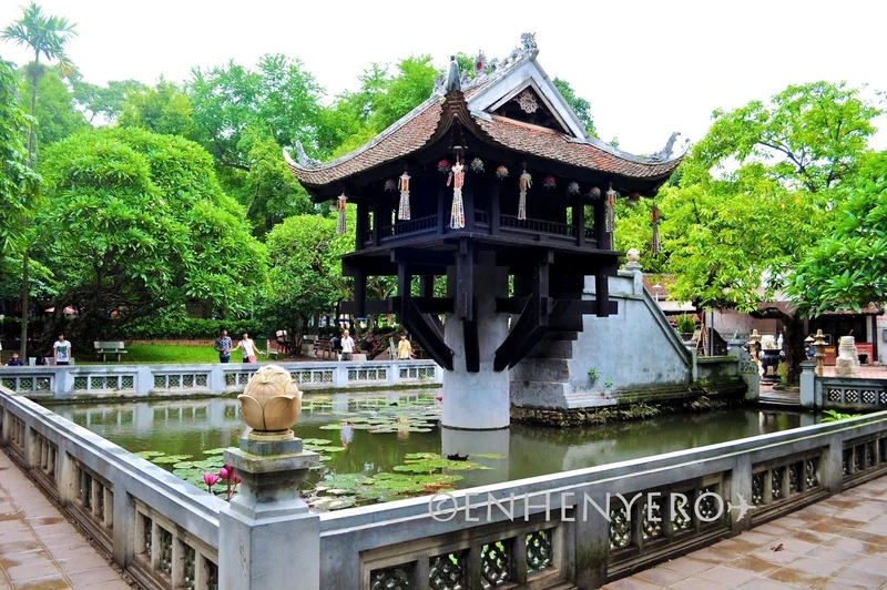 Chùa Một Cột ngày xưa phản ánh sự cổ kính và sự uy nghiêm của một công trình lịch sử quý giá