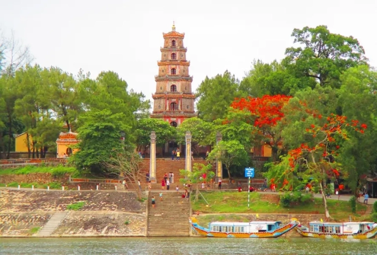 Chùa Thiên Mụ - Nơi lưu giữ hồn thiêng của Huế