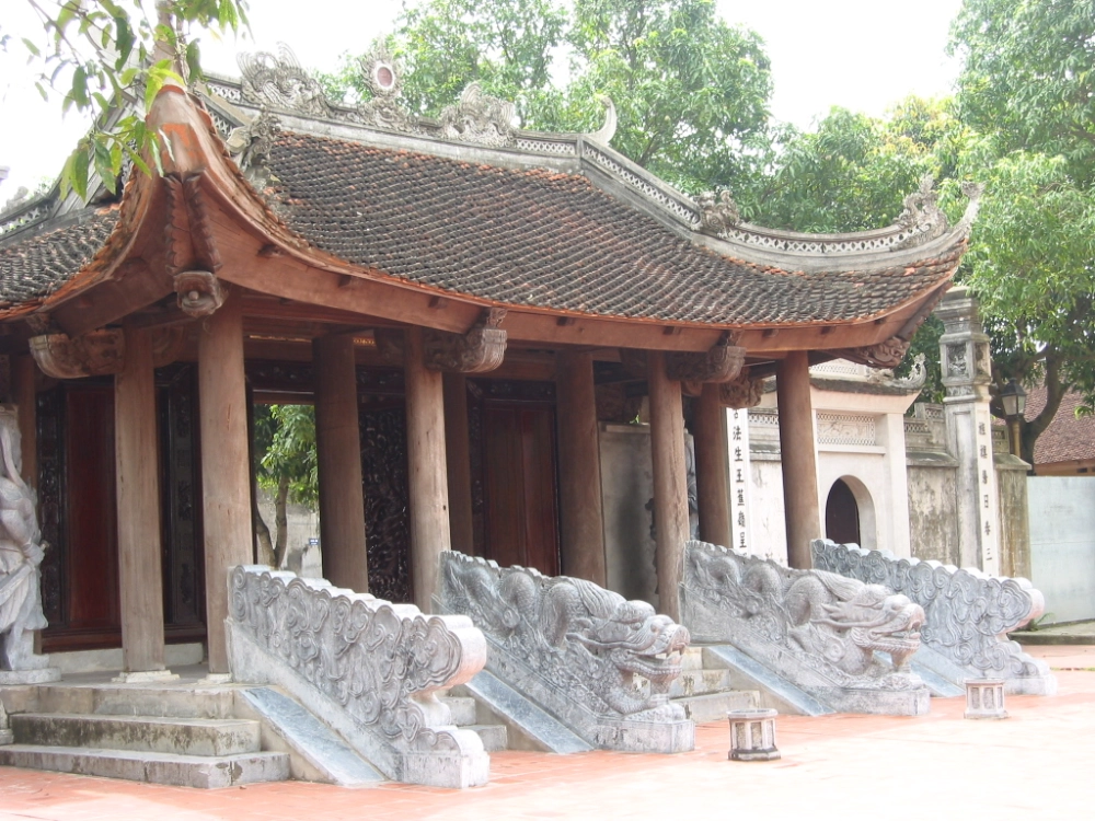 Chuẩn bị kỹ văn khấn đền đô trước lễ