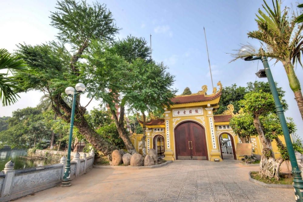 Chuyến hành trình tham quan chùa trấn quốc nhẹ nhàng
