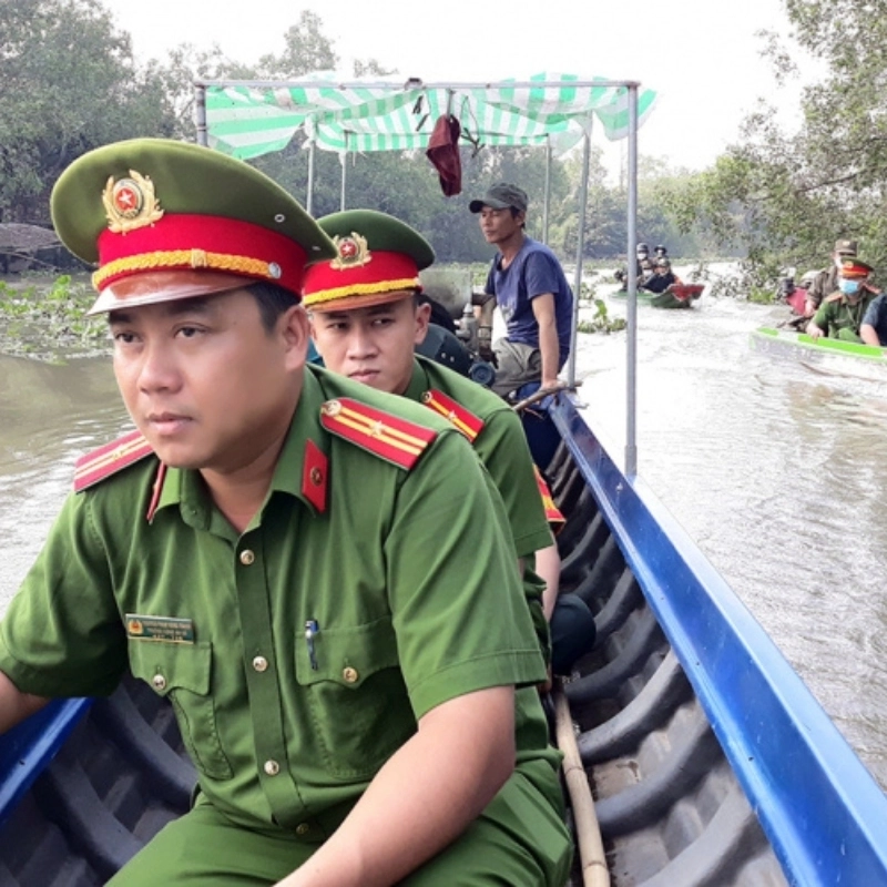 Công an bắt xe meme hài hước đúng chuẩn tình huống