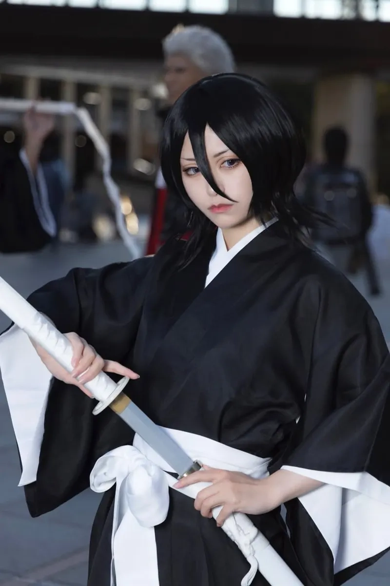 Cosplay Rukia tái hiện hoàn hảo Shinigami mạnh mẽ
