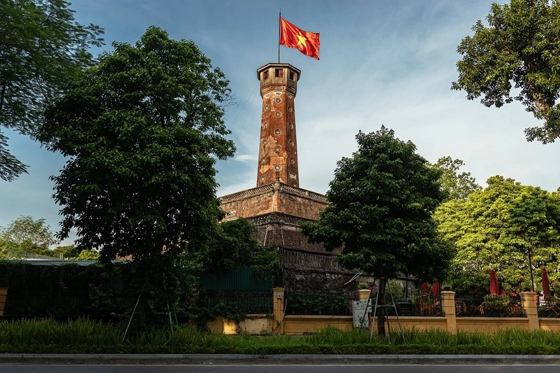 Cột cờ Hà Nội có ý nghĩa gì tìm hiểu giá trị văn hóa của công trình này
