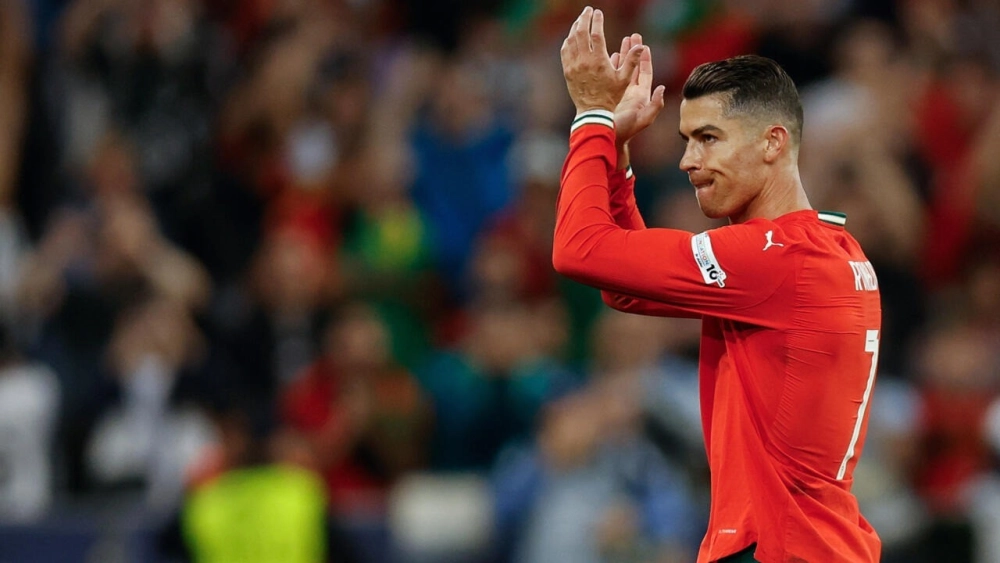 Cristiano ronaldo 2008 là năm anh giành Quả bóng vàng đầu tiên.