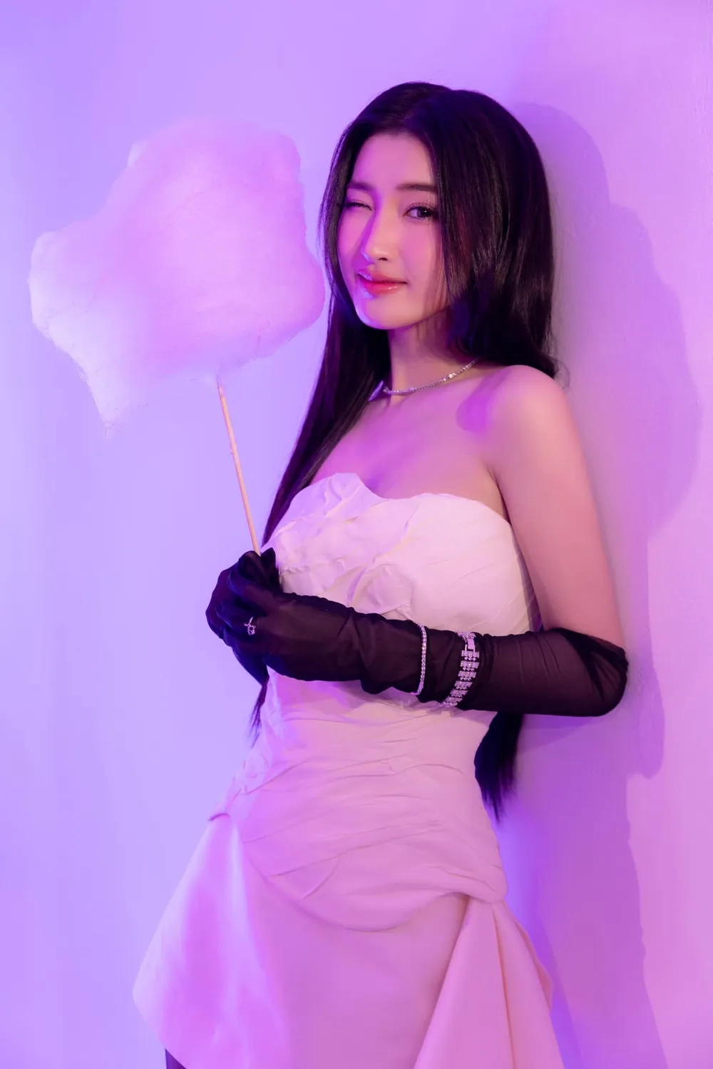 Cùng khám phá Á hậu Phương Nhi instagram