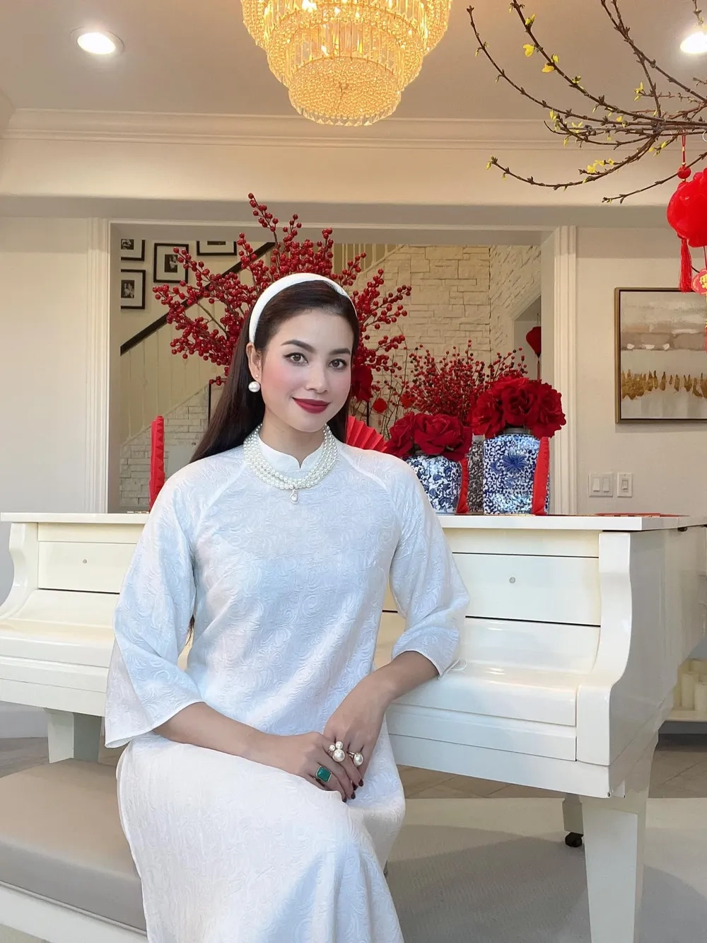 Đại diện Việt Nam tại Phạm Hương Miss Universe