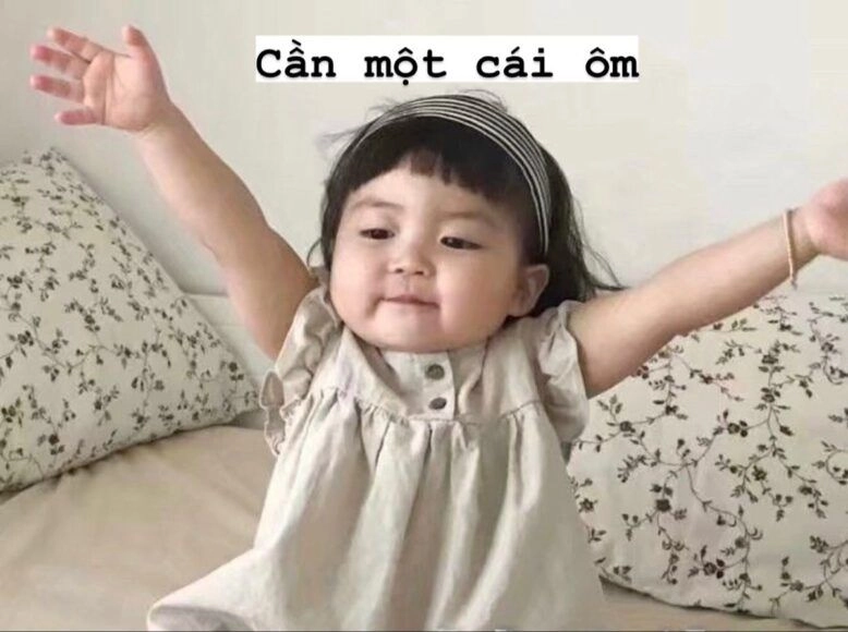 Dễ thương khó cưỡng với meme em bé ôm ngọt ngào, trìu mến
