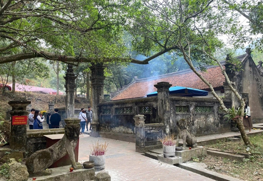 Đền Gióng Sóc Sơn bao nhiêu bậc để lên đỉnh?