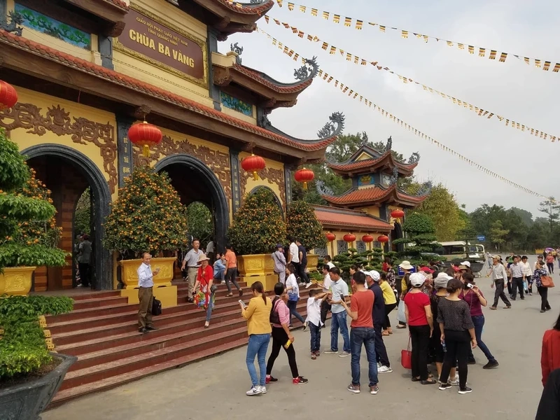 Đi Chùa Ba Vàng để chiêm ngưỡng cảnh sắc thiên nhiên và tìm về sự bình an