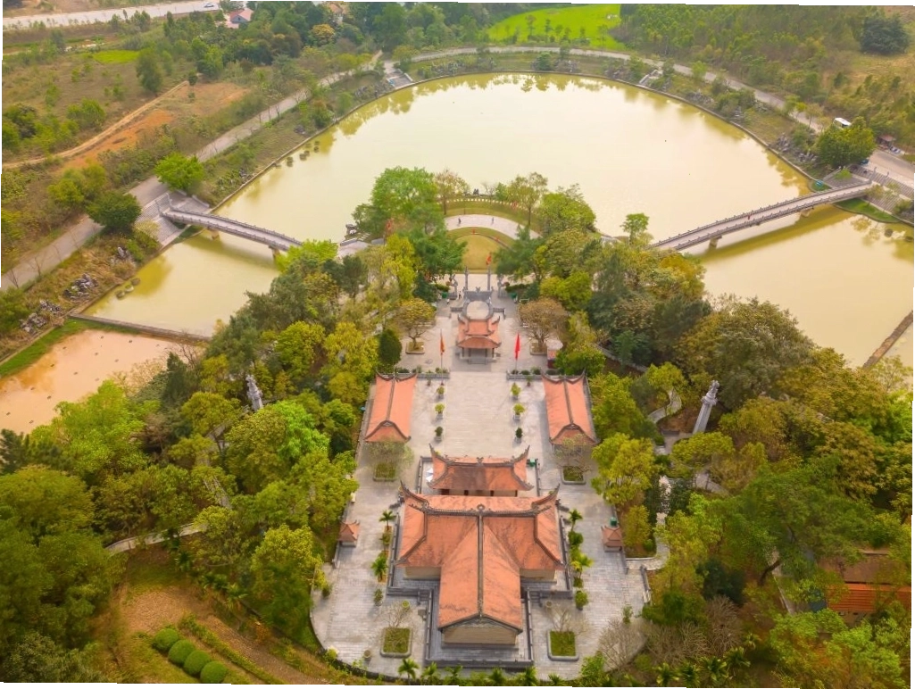 Di tích lịch sử Đền Hùng khi nhìn từ trên cao