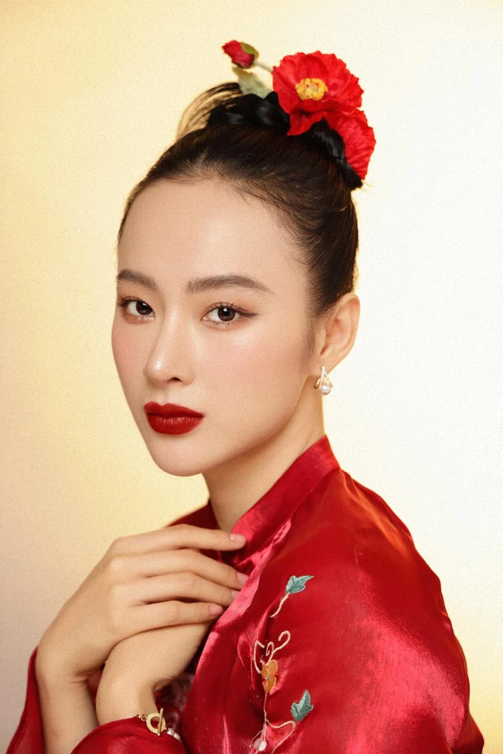 Diễn viên Angela Phương Trinh có những vai diễn gây ấn tượng mạnh với khán giả