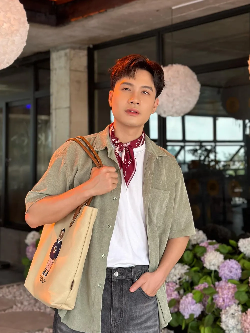 Đọc kỹ lời bài hát Phạm Anh Duy Phố Thị đầy cảm xúc