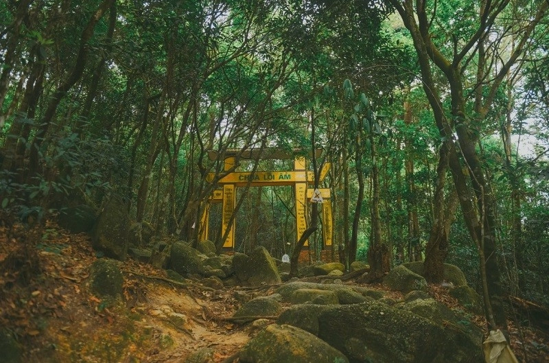Đường đi Chùa Lôi Âm, dễ dàng tiếp cận từ Hạ Long, Quảng Ninh