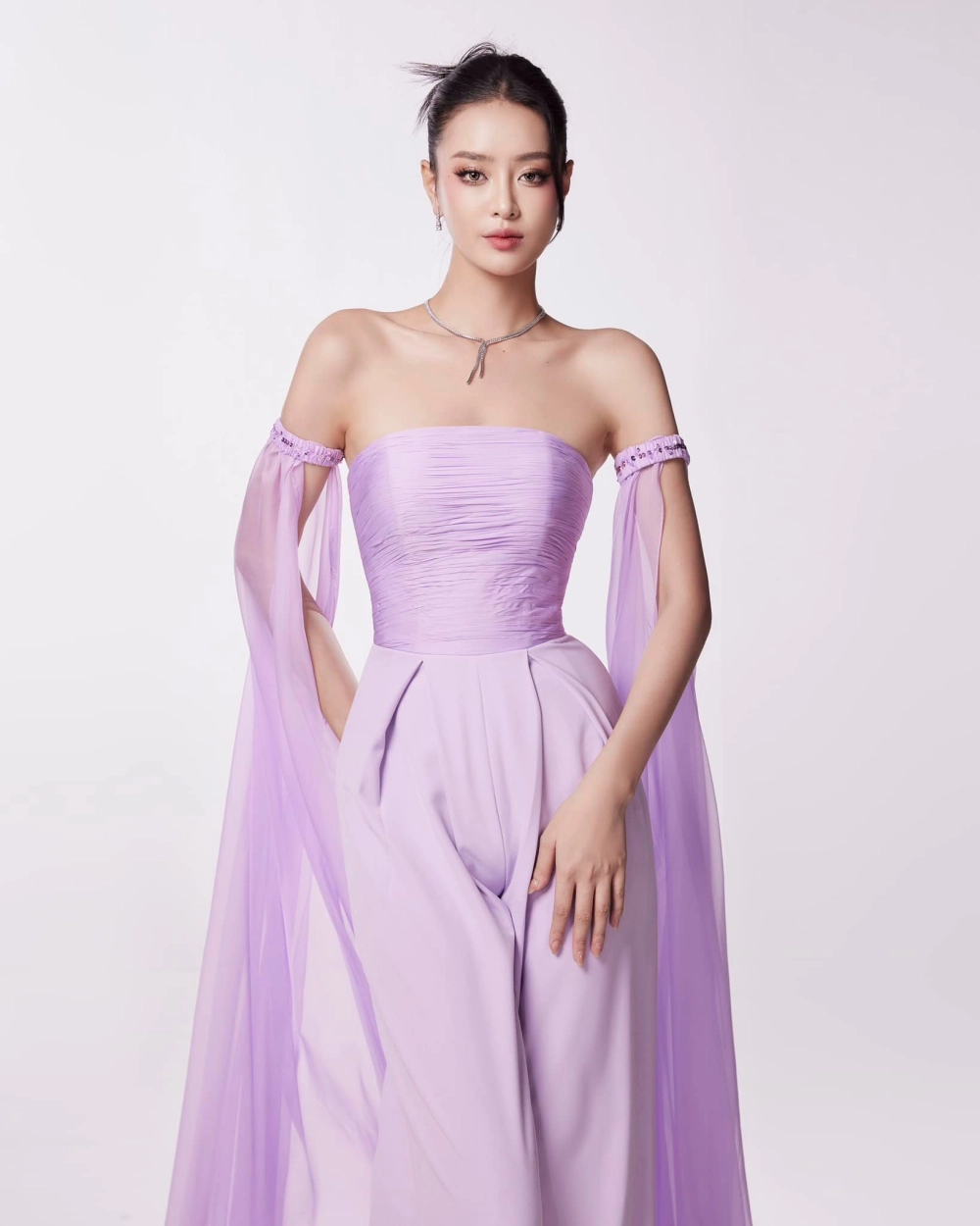 Gây ấn tượng từ Bùi Khánh Linh học trường nào
