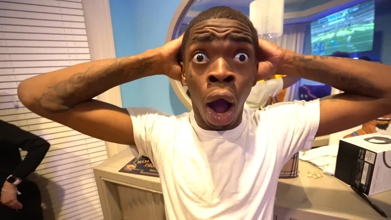 Gây sốt cộng đồng với really meme mạng xã hội