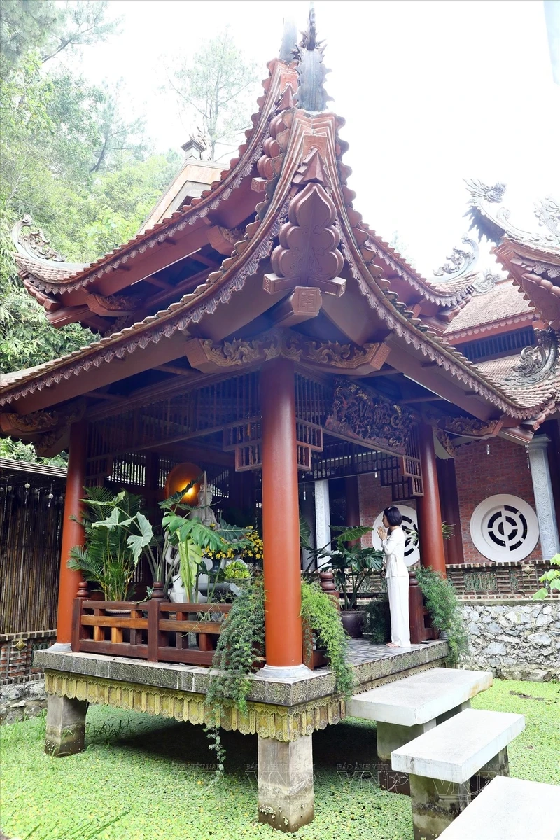 Hành trình tâm linh tại chùa phi lai địa tạng