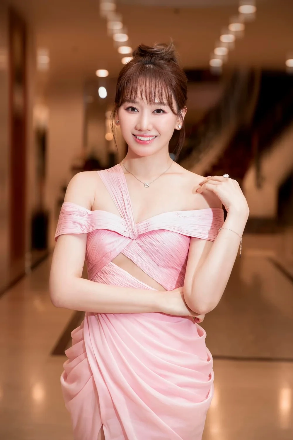 Hari Won age càng thêm hấp dẫn khi tuổi tác không thể cản bước cô ấy trên con đường nghệ thuật
