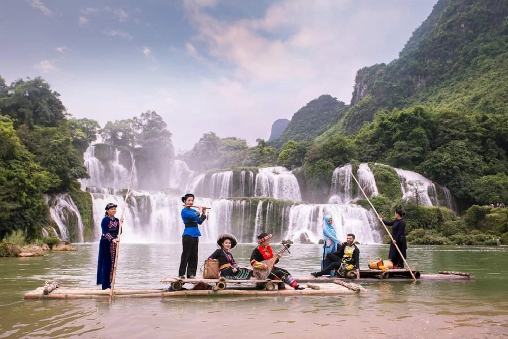 Hẹn nhau về bản giốc cao bằng tuyệt đẹp