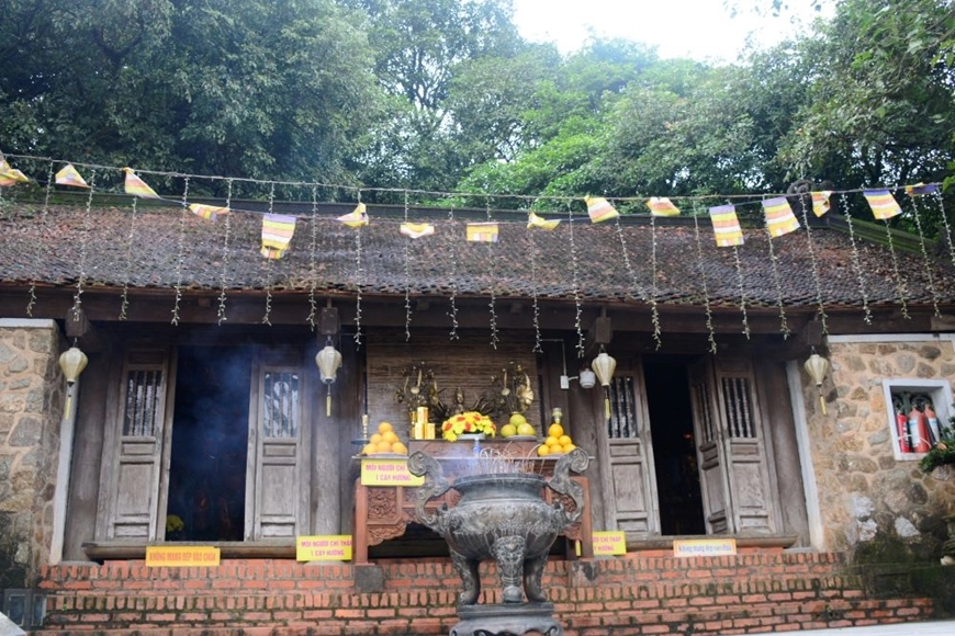 Hình ảnh chùa Hương Tích, đẹp hút hồn giữa núi rừng