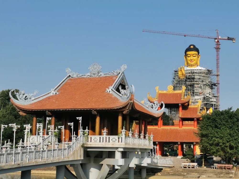 Hình ảnh chùa khai nguyên mang đến vẻ đẹp nhẹ nhàng và thanh tịnh