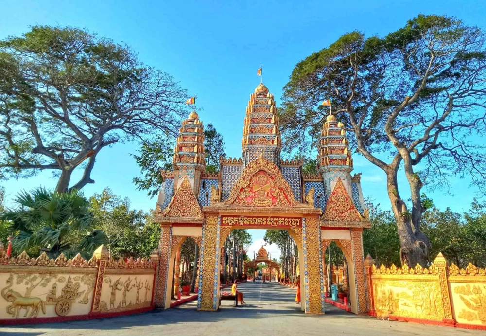 Hình ảnh chùa Xiêm Cán mang vẻ đẹp uy nghi, trang trọng.