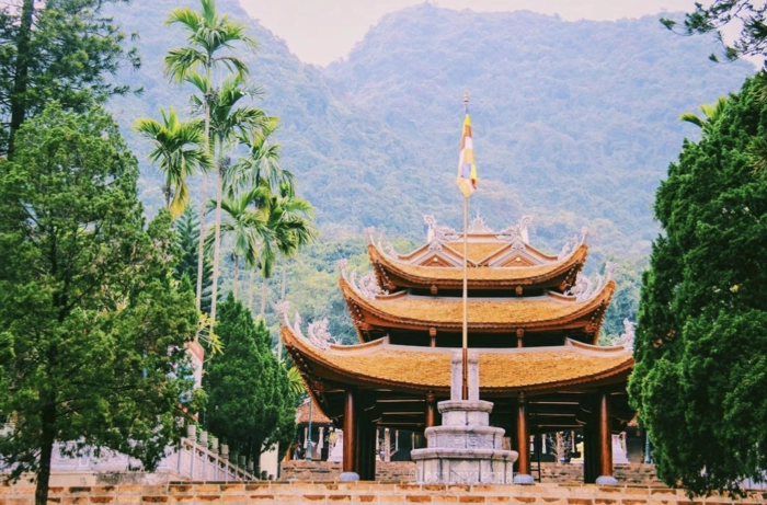 Hình ảnh của chùa Hương Tích, non nước hữu tình