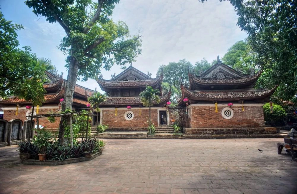 Hình ảnh của chùa Tây Phương Hà Nội, giữa không gian thiên nhiên tĩnh lặng